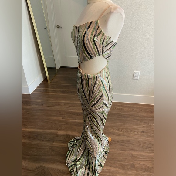 SHEIN Multicolor Sequin Backless Dress - Picture 3 of 4